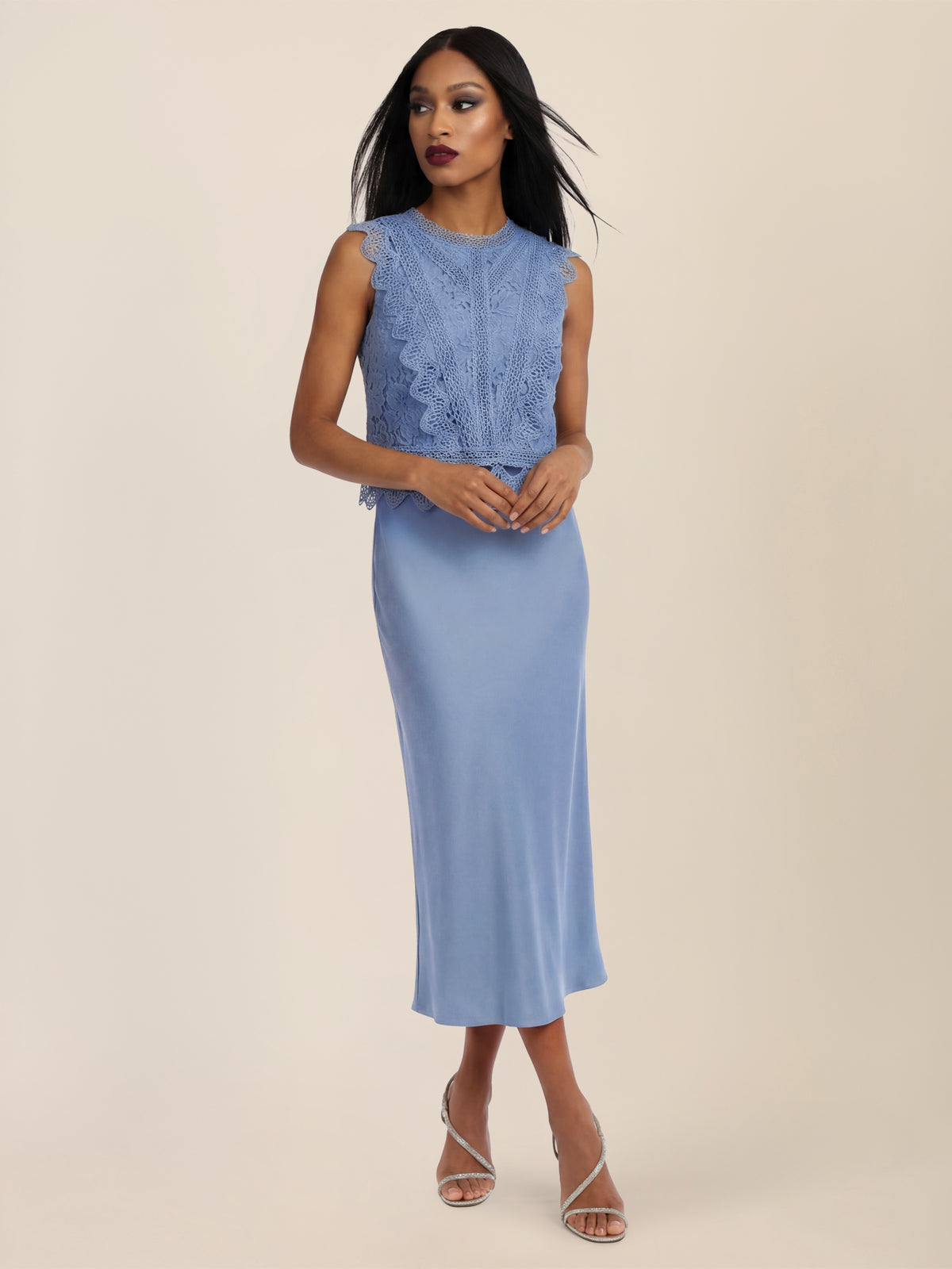 APART Ausgestellter Midirock in fließender Satin-Qualität | rauchblau