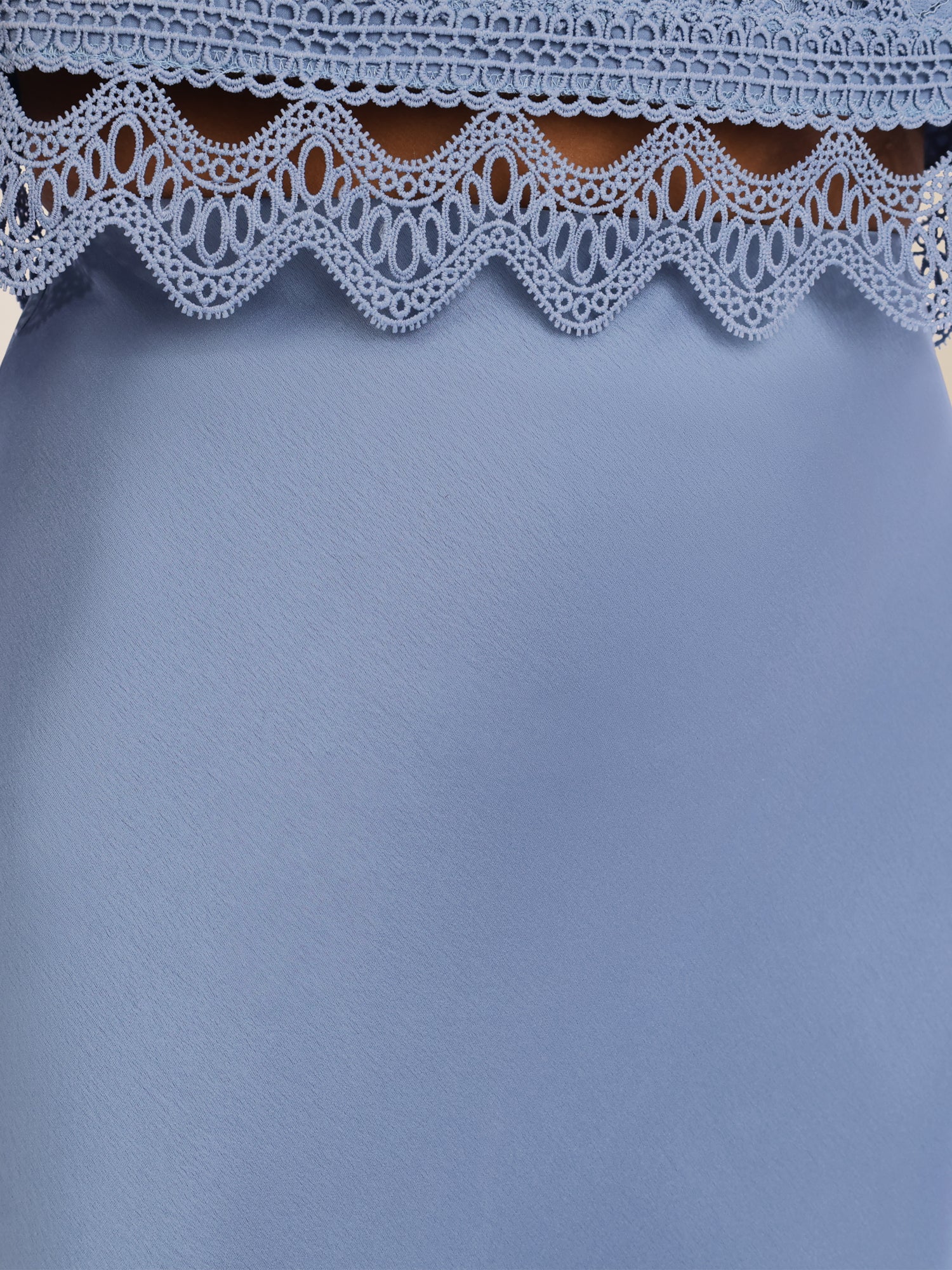 APART Ausgestellter Midirock in fließender Satin-Qualität | rauchblau