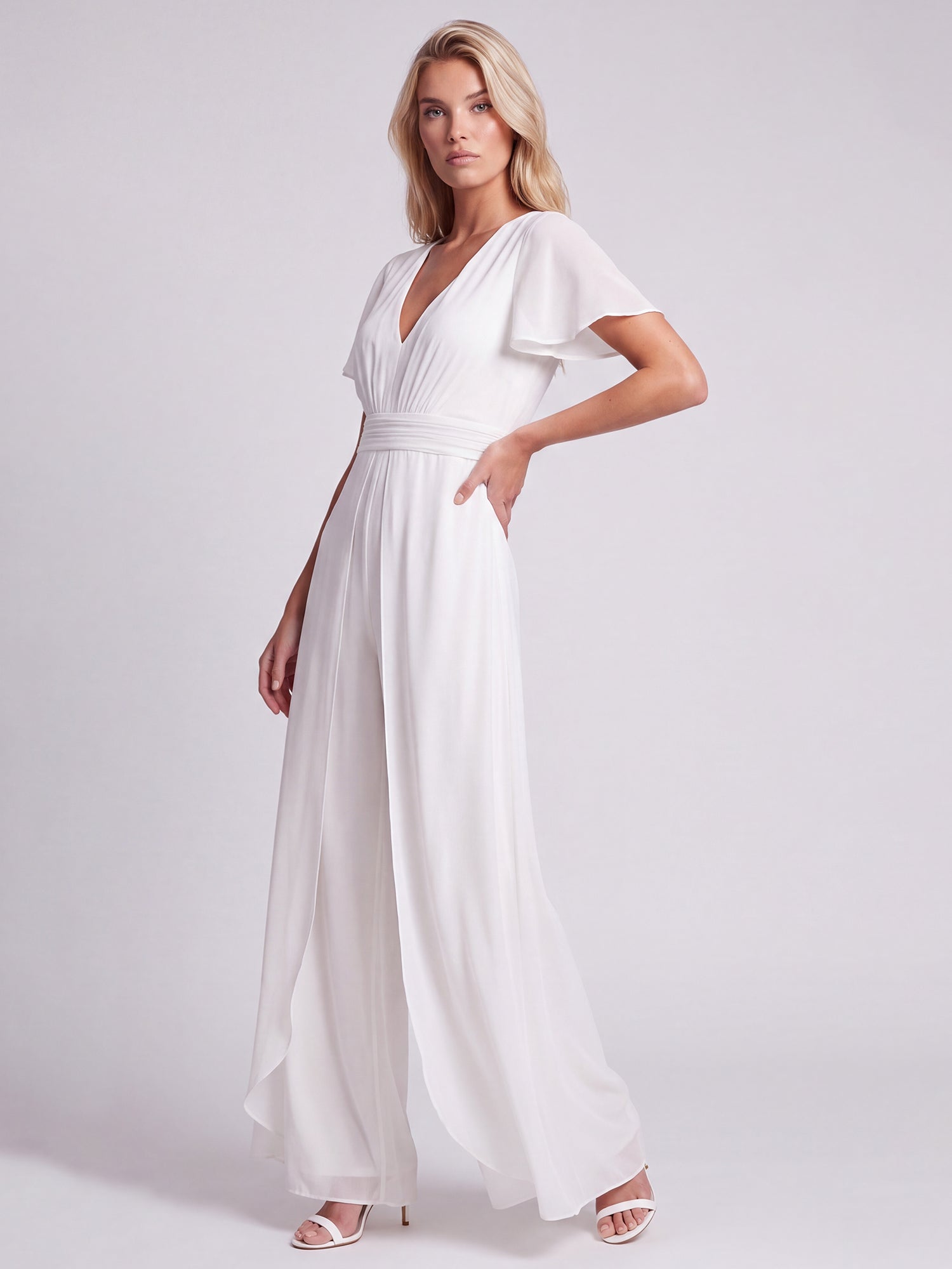 APART Eleganter Chiffonoverall mit fließendem Beinverlauf | creme