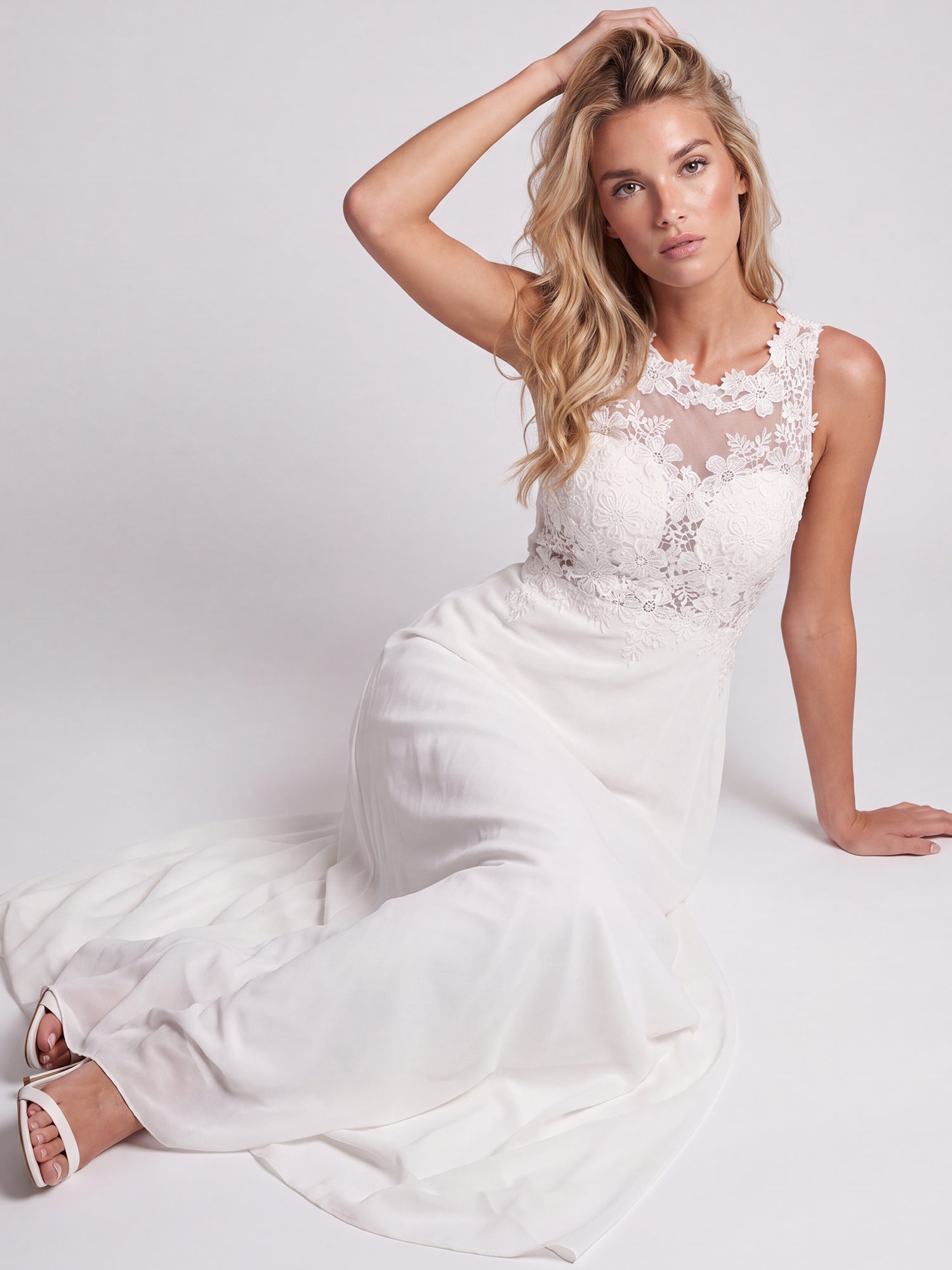 APART Abendkleid mit floraler Spitze und fließendem Rock | creme