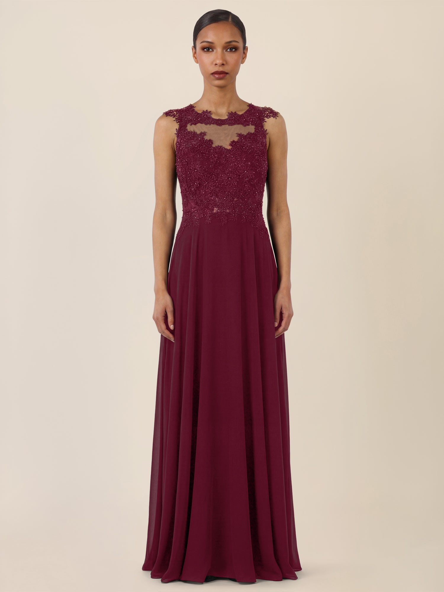 APART Abendkleid mit floraler Spitze und fließendem Rock | weinrot