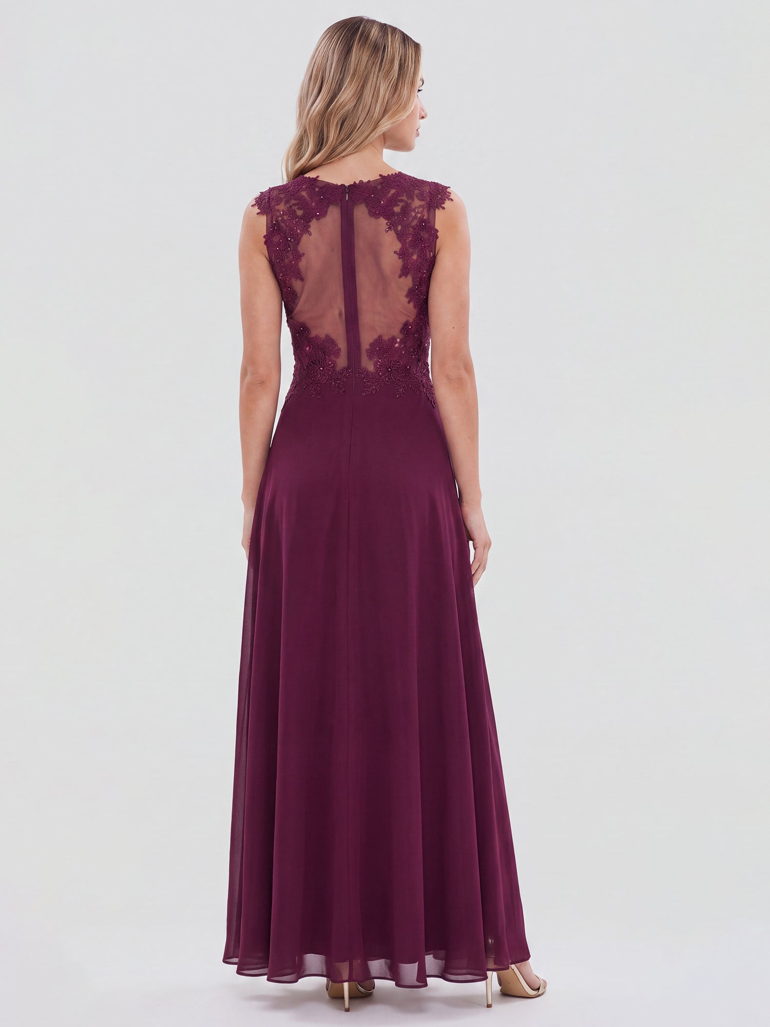 APART Abendkleid mit floraler Spitze und fließendem Rock | weinrot