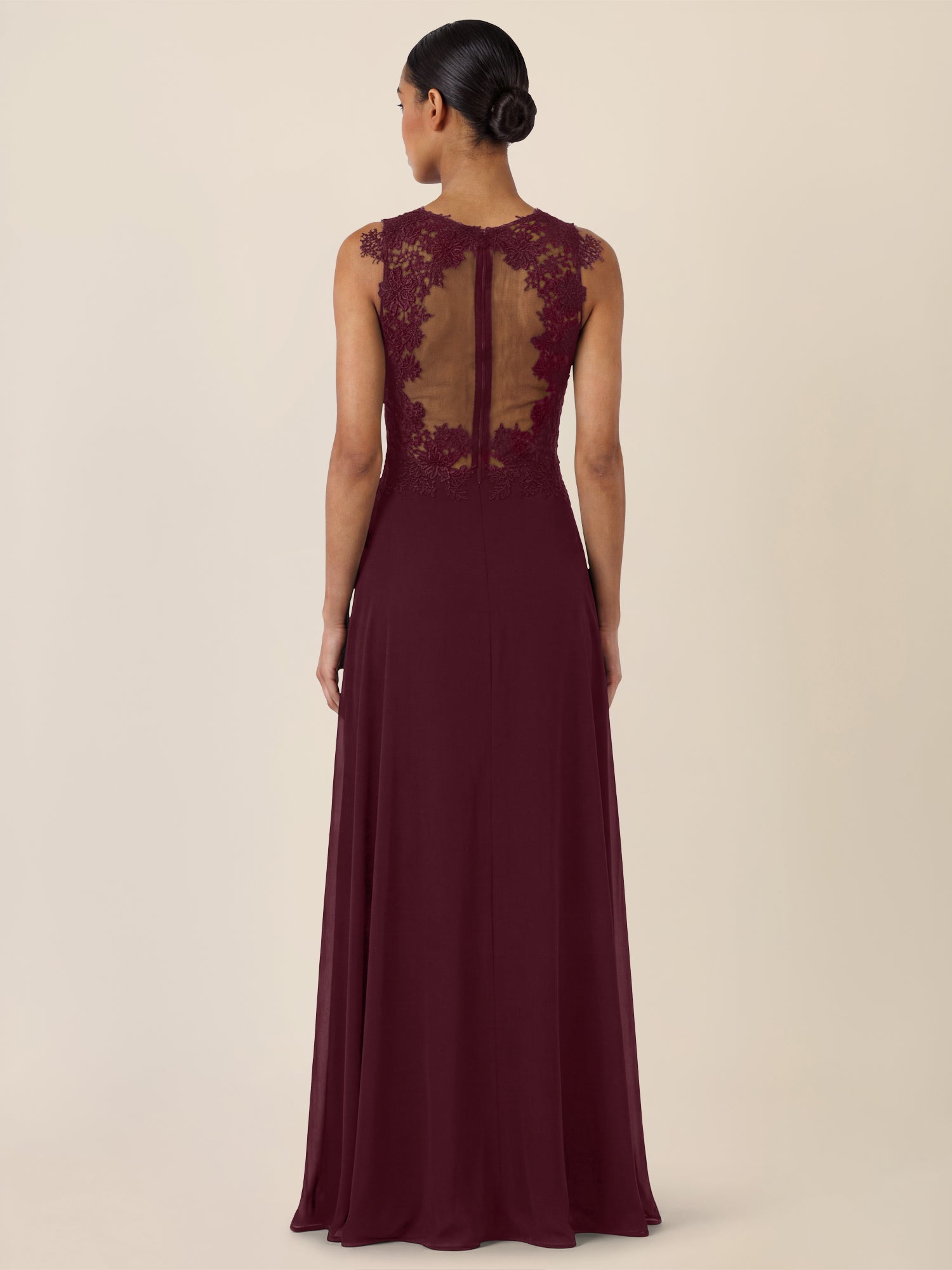 APART Abendkleid mit floraler Spitze und fließendem Rock | weinrot