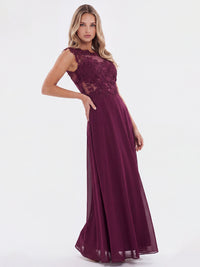 APART Abendkleid mit floraler Spitze und fließendem Rock | weinrot