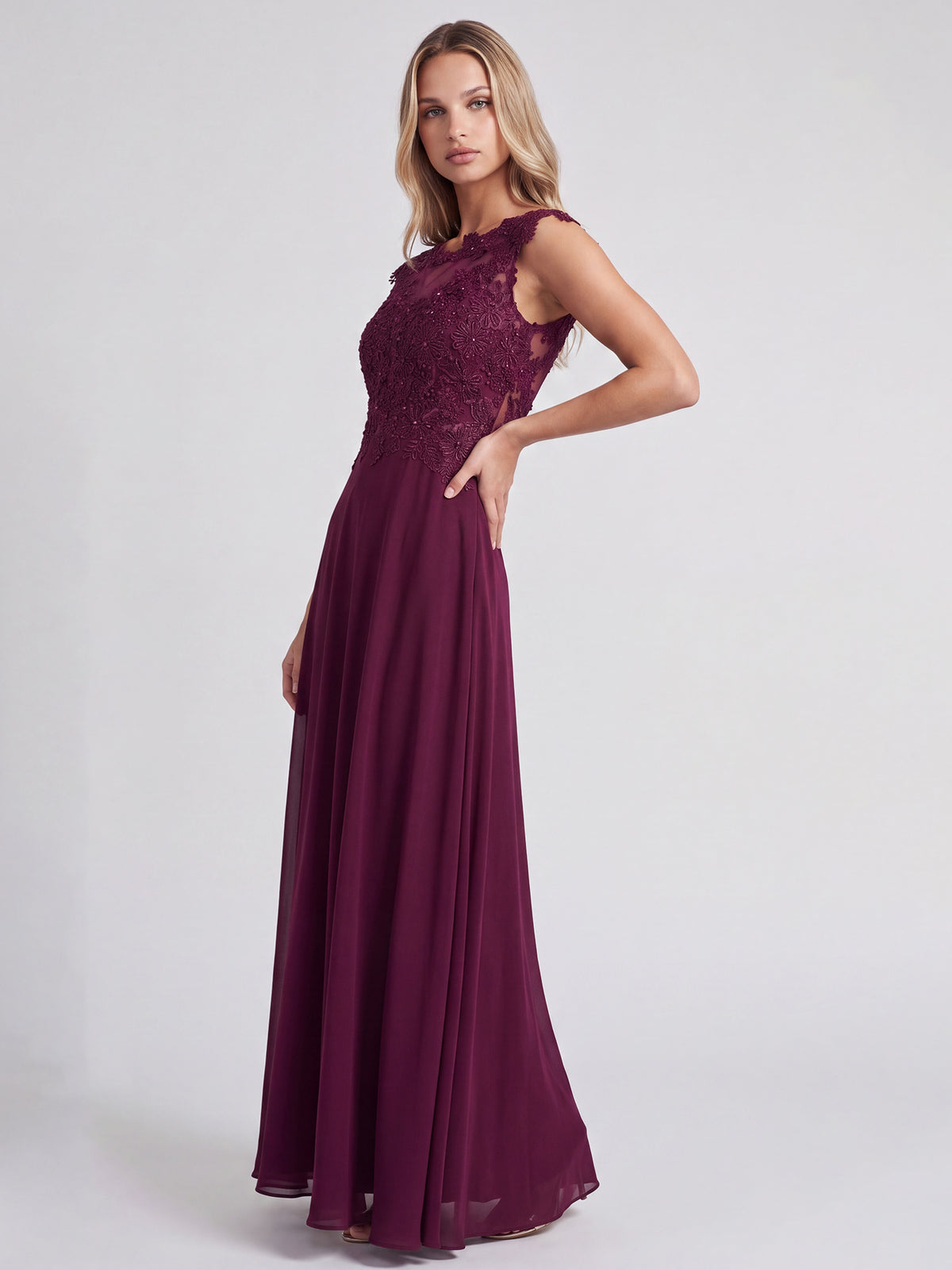 APART Abendkleid mit floraler Spitze und fließendem Rock | weinrot
