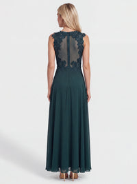 APART Abendkleid mit floraler Spitze und fließendem Rock | emerald