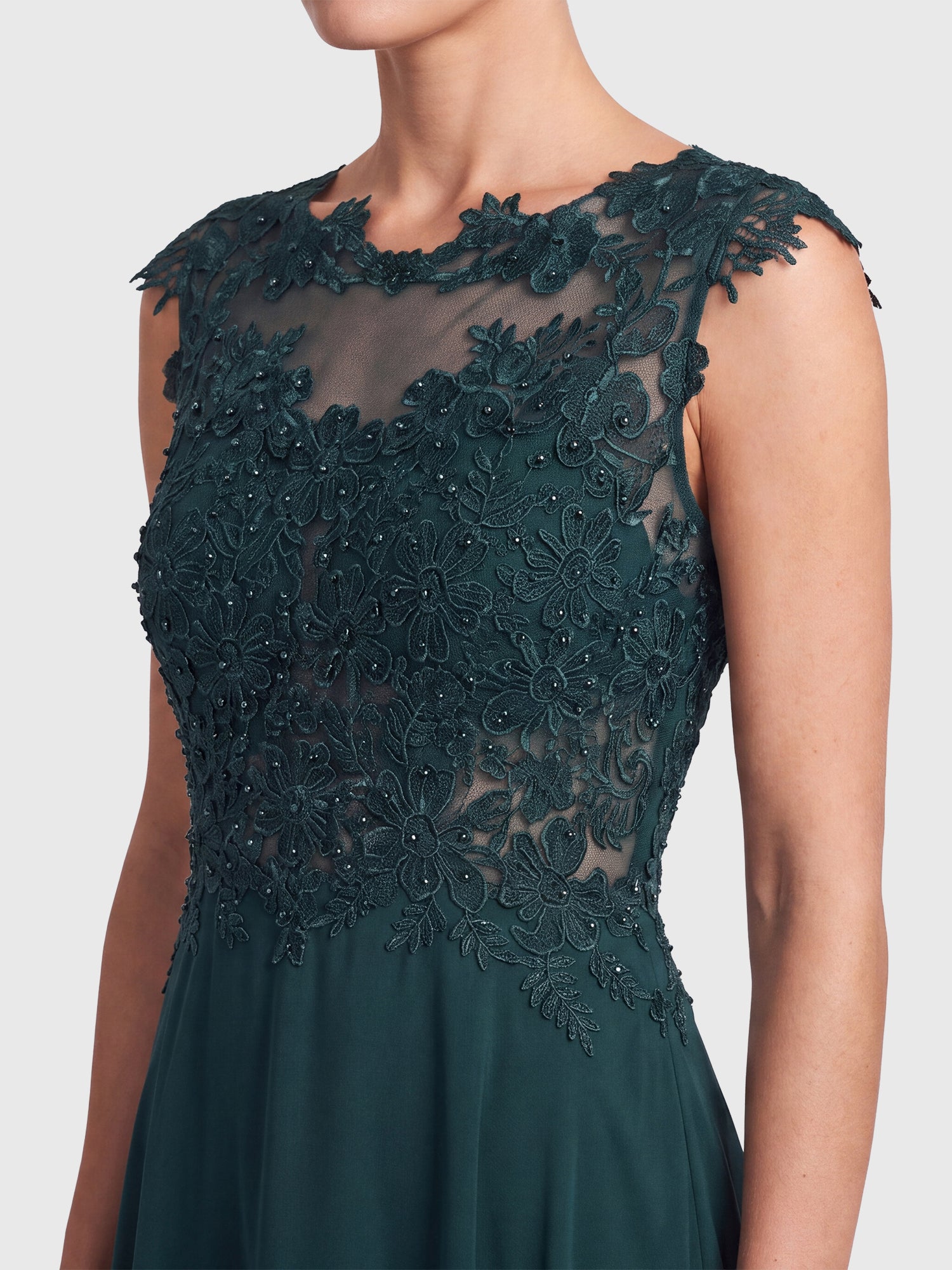 APART Abendkleid mit floraler Spitze und fließendem Rock | emerald