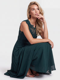 APART Abendkleid mit floraler Spitze und fließendem Rock | emerald