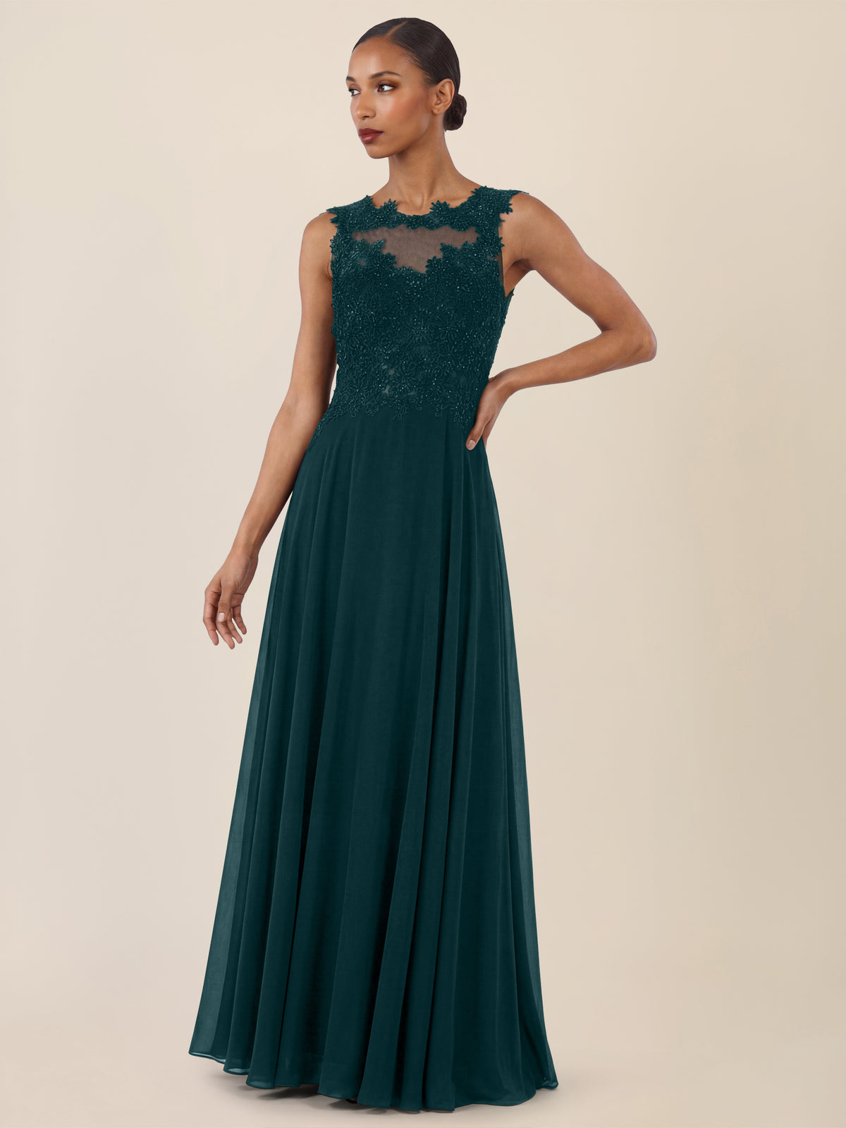 APART Abendkleid mit floraler Spitze und fließendem Rock | emerald