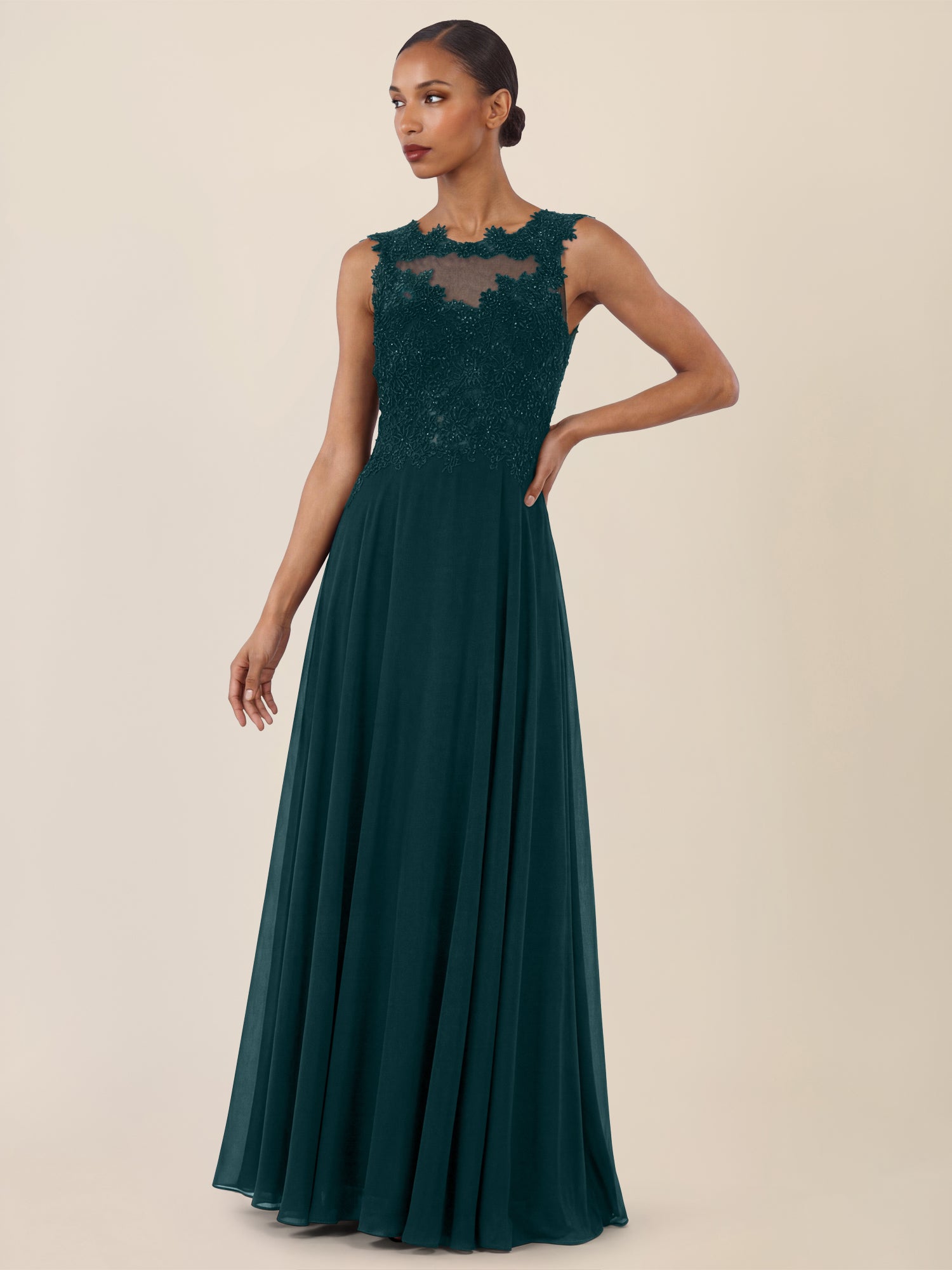 APART Abendkleid mit floraler Spitze und fließendem Rock | emerald