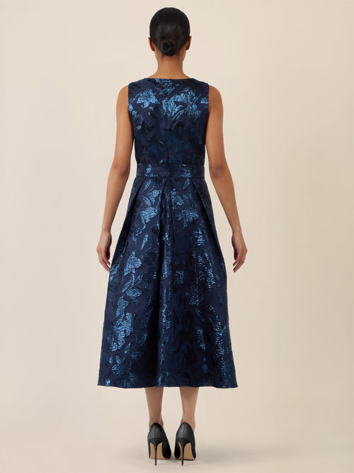 APART Ärmelloses Kleid mit schimmerndem Strukturmuster | nachtblau-metallic image 1
