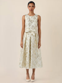 APART Ärmelloses Kleid mit schimmerndem Strukturmuster | creme-gold