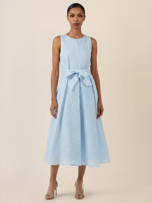 APART Kleid mit Taillenschleife und Struktur | hellblau image 1