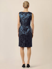 APART Etuikleid mit Glanzjacquard und V-Ausschnitt | nachtblau-metallic