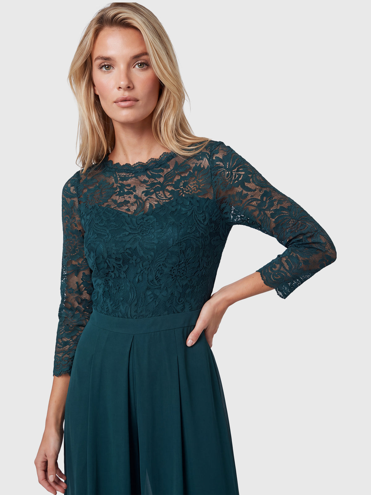 APART Overall aus elastischer Spitze und Chiffon | emerald