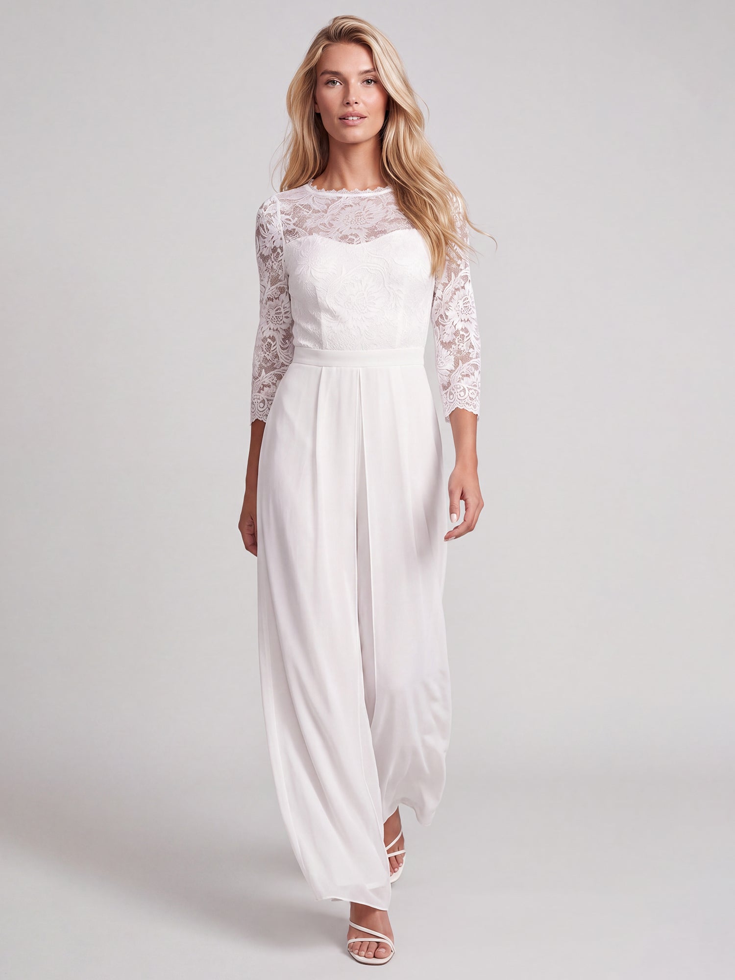 APART Overall aus elastischer Spitze und Chiffon | cream
