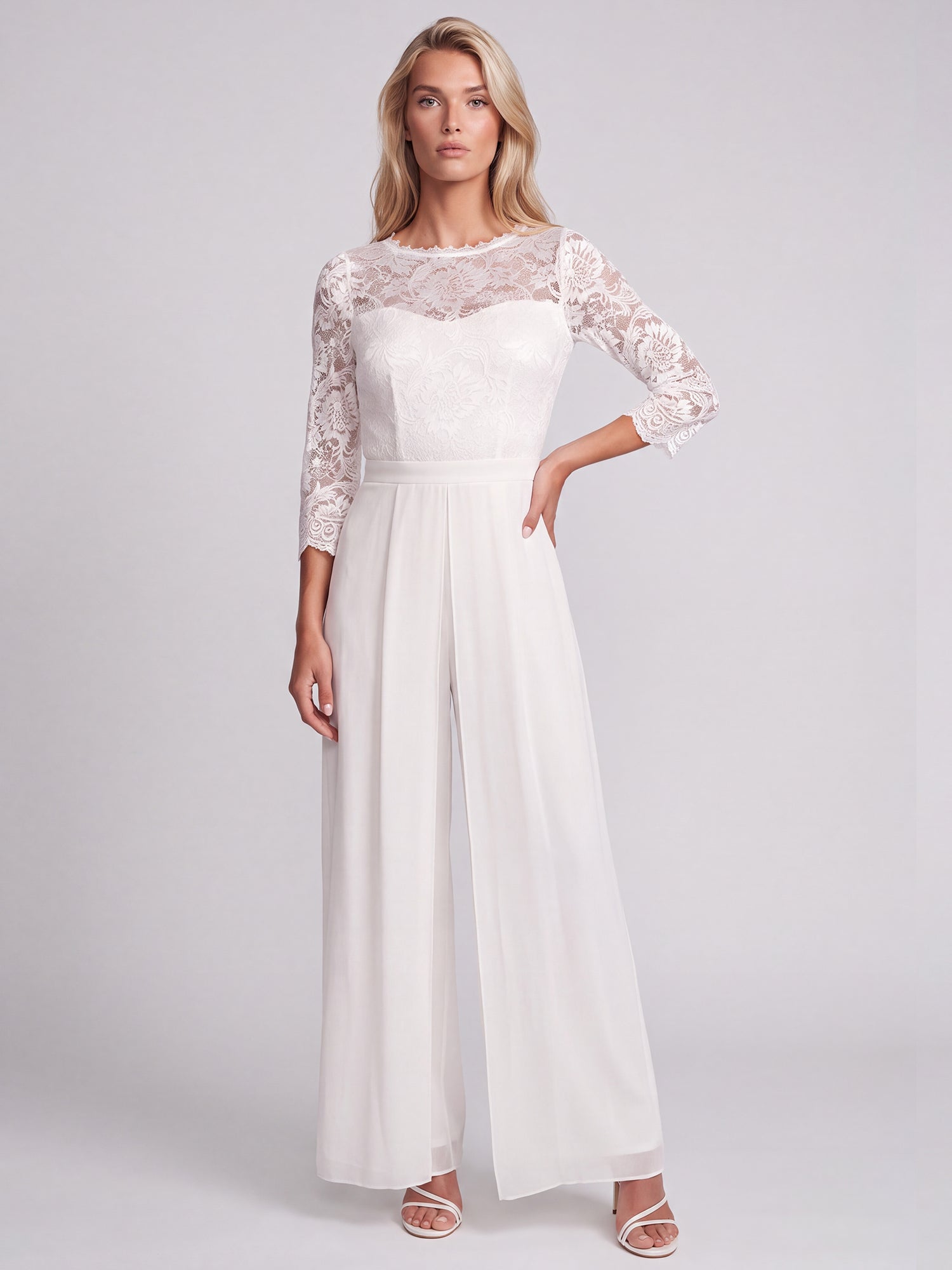 APART Overall aus elastischer Spitze und Chiffon | cream