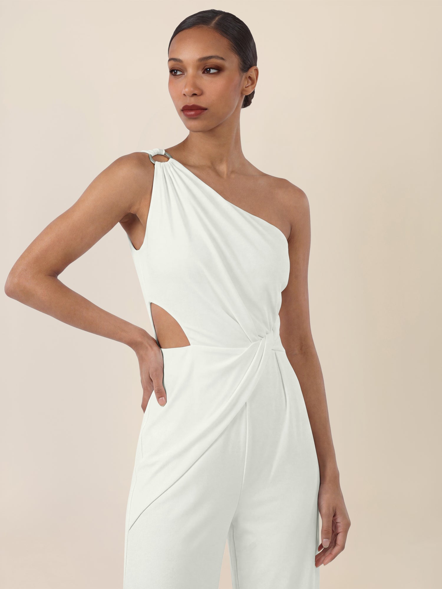 APART Asymmetrischer Abendoverall mit Drapierung | cream