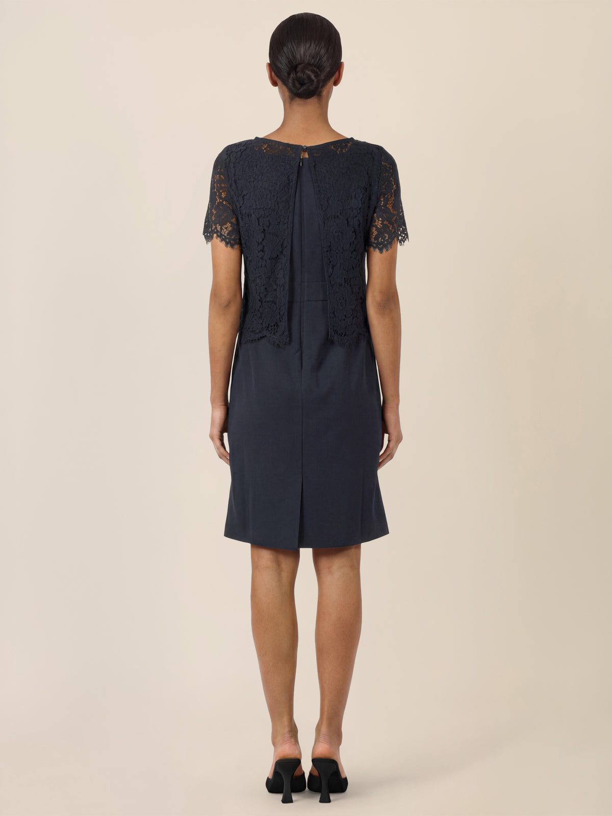 APART Spitzenkleid mit eleganter Doppellage | nachtblau