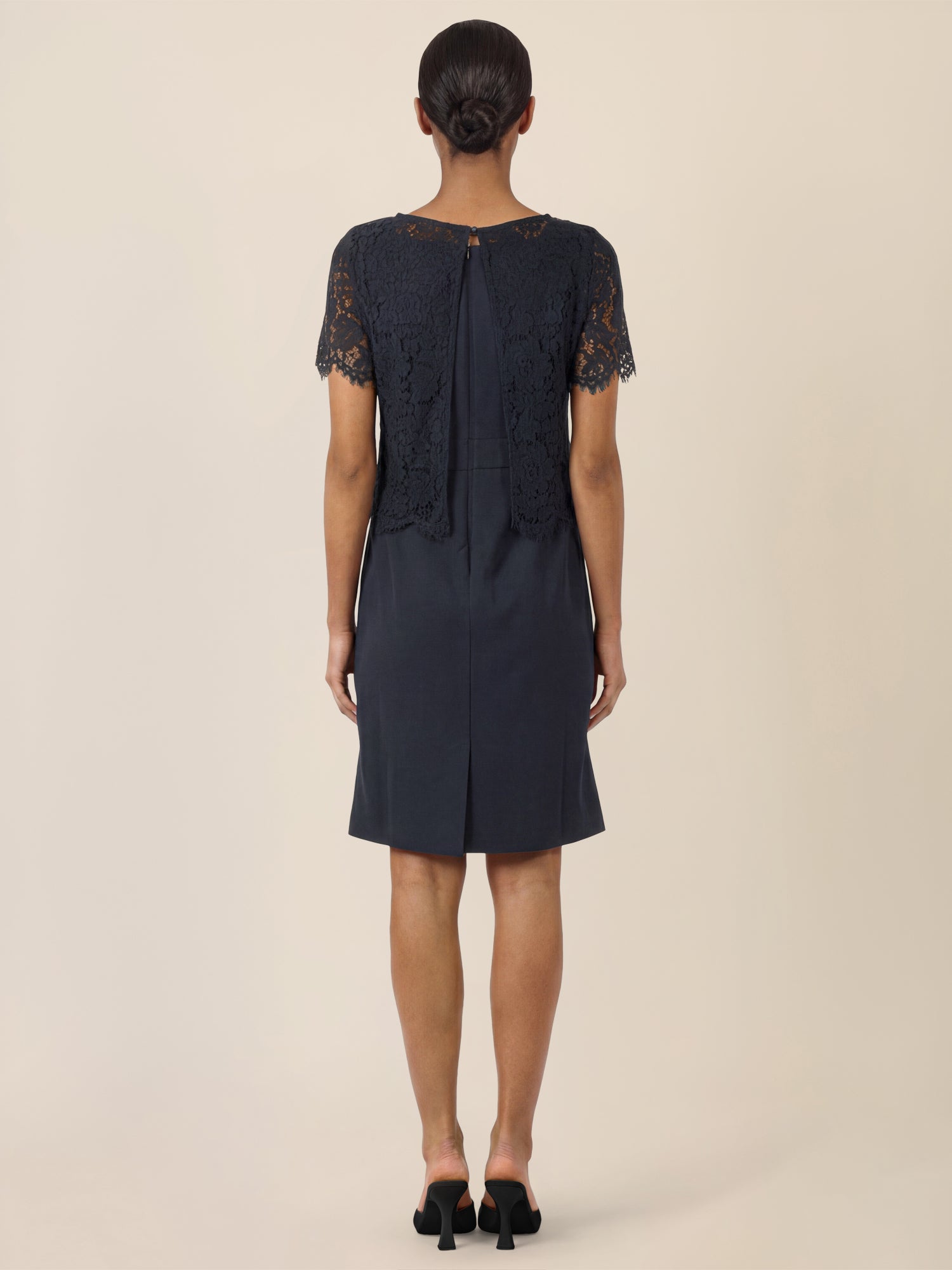 APART Spitzenkleid mit eleganter Doppellage | nachtblau
