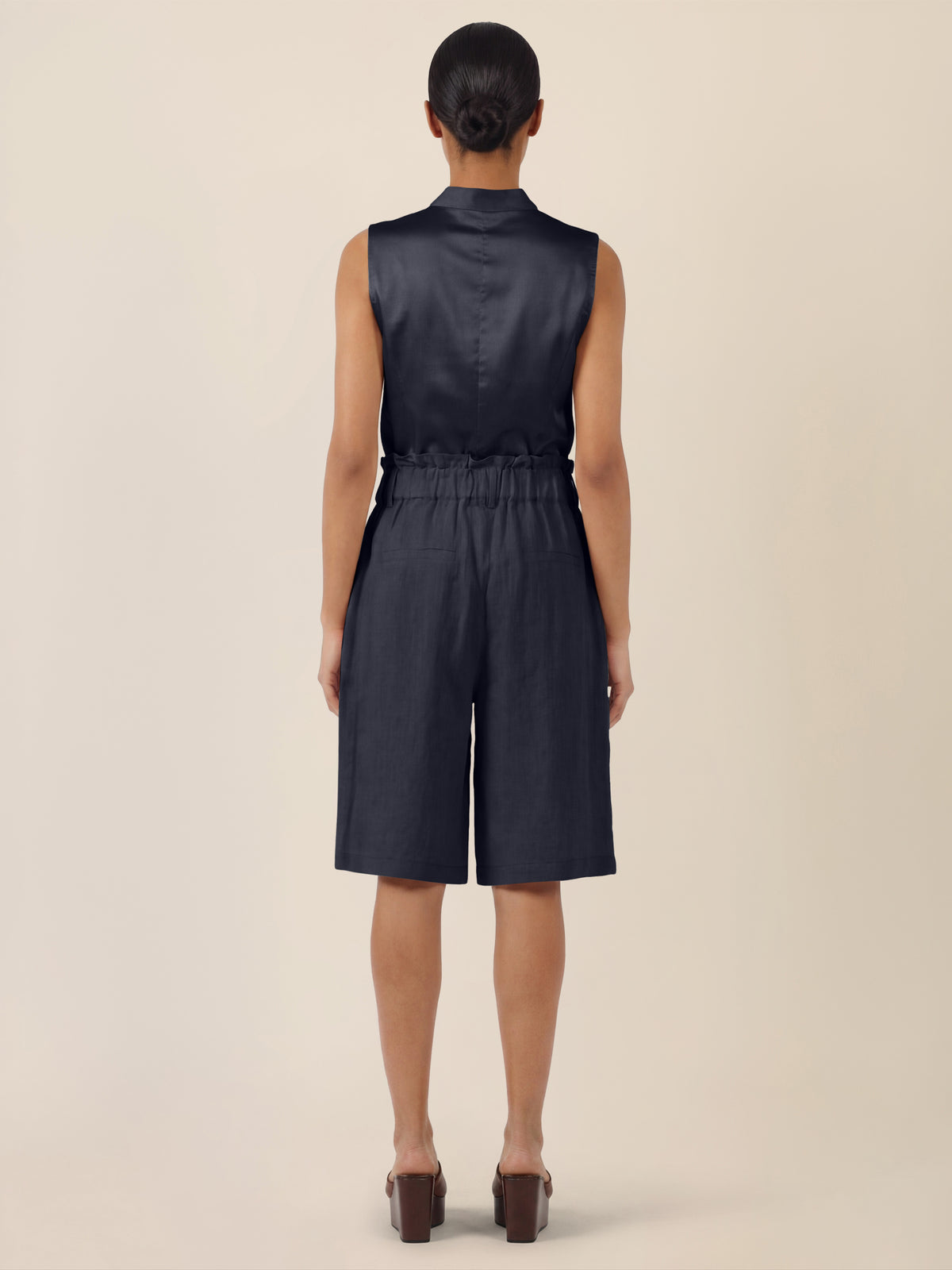 APART Weite Shorts mit Paperbag-Bund und Cargotaschen | nachtblau