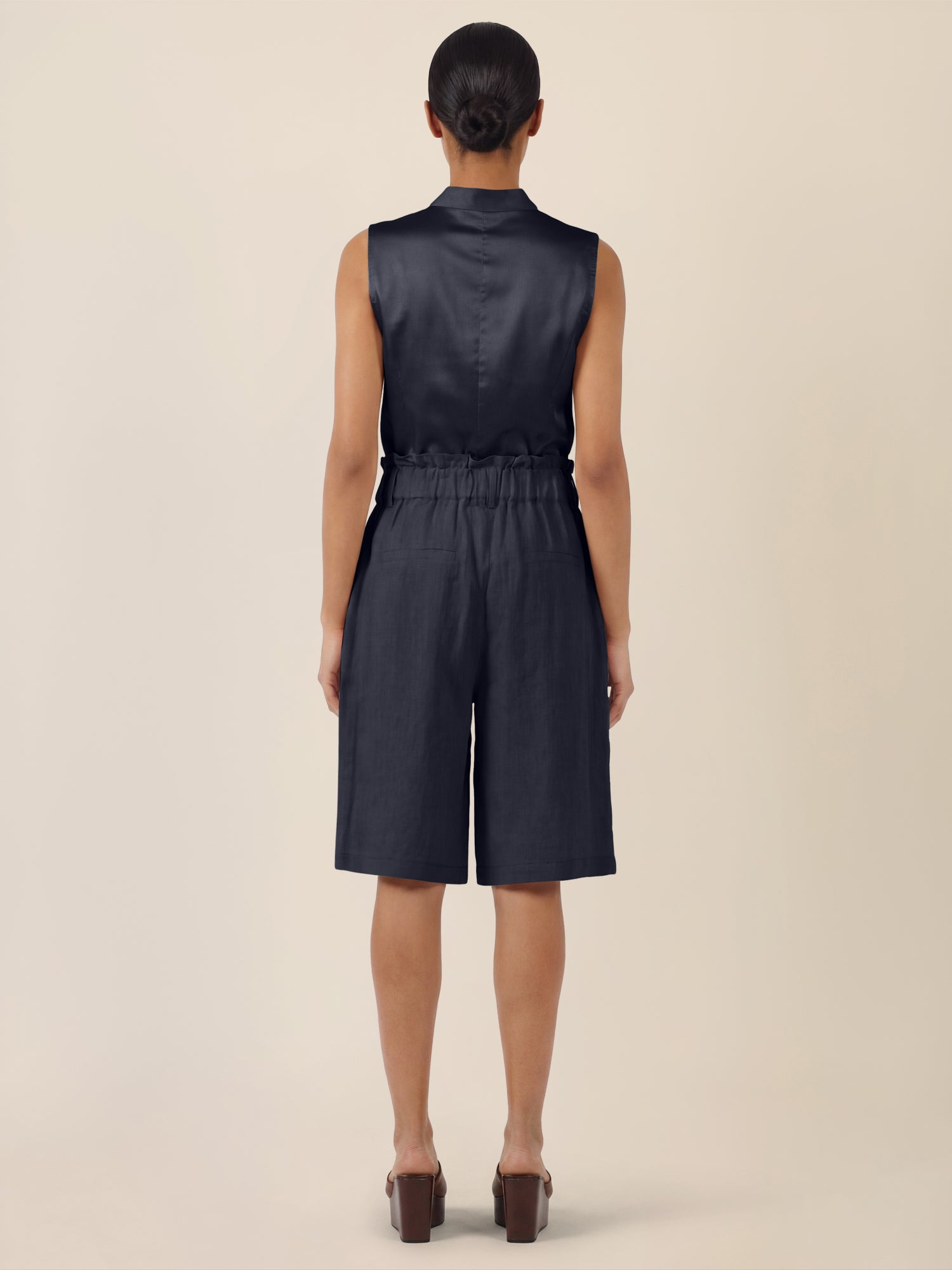 APART Weite Shorts mit Paperbag-Bund und Cargotaschen | nachtblau
