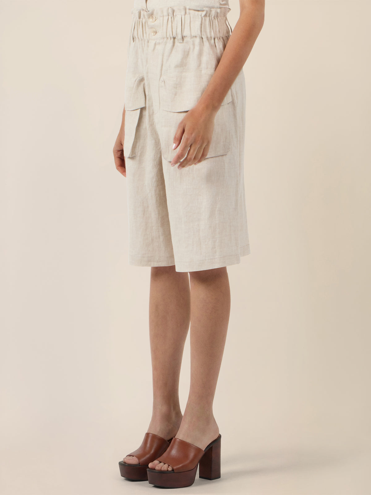 APART Weite Shorts mit Paperbag-Bund und Cargotaschen | beige-meliert