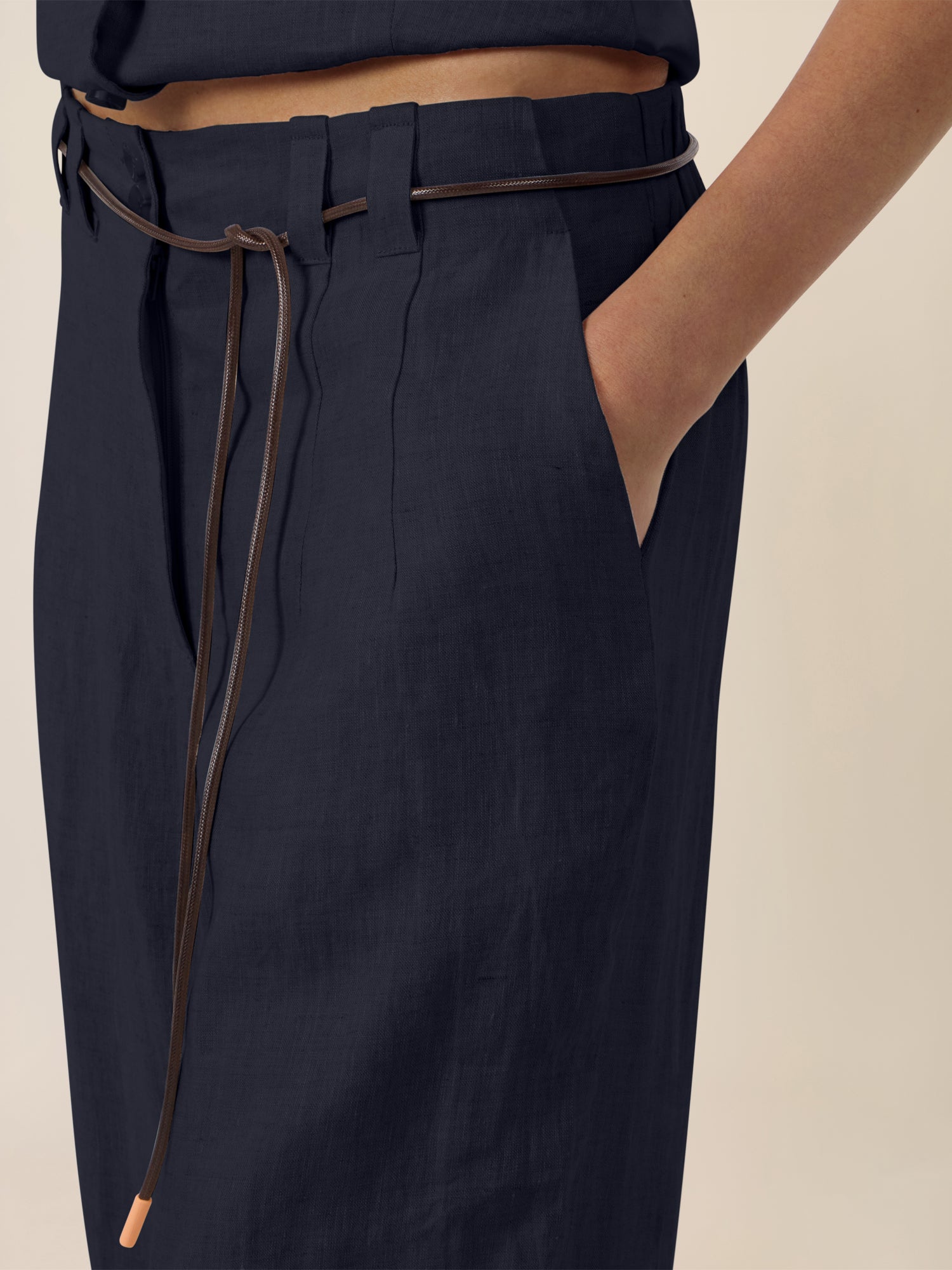 APART Weite Leinenhose mit Gürtel-Detail | nachtblau