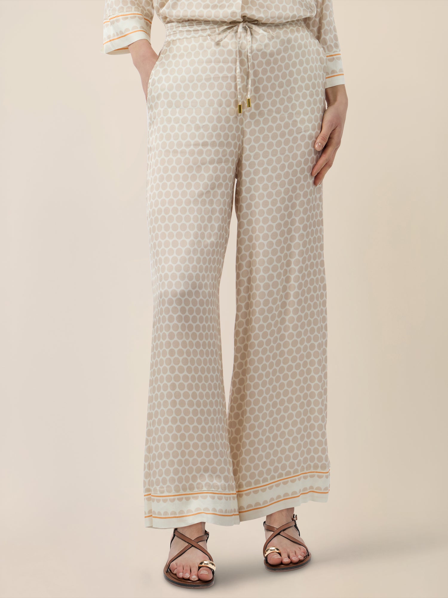 APART Satinhose mit Punktedesign und Kontrastsaum | creme-multicolor