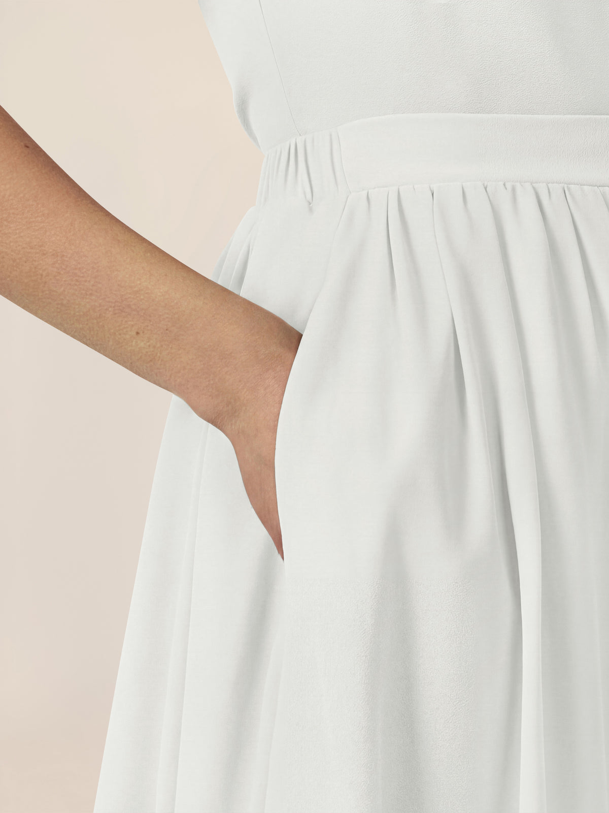 APART Rock mit Volantsaum und High-Low-Schnitt | creme