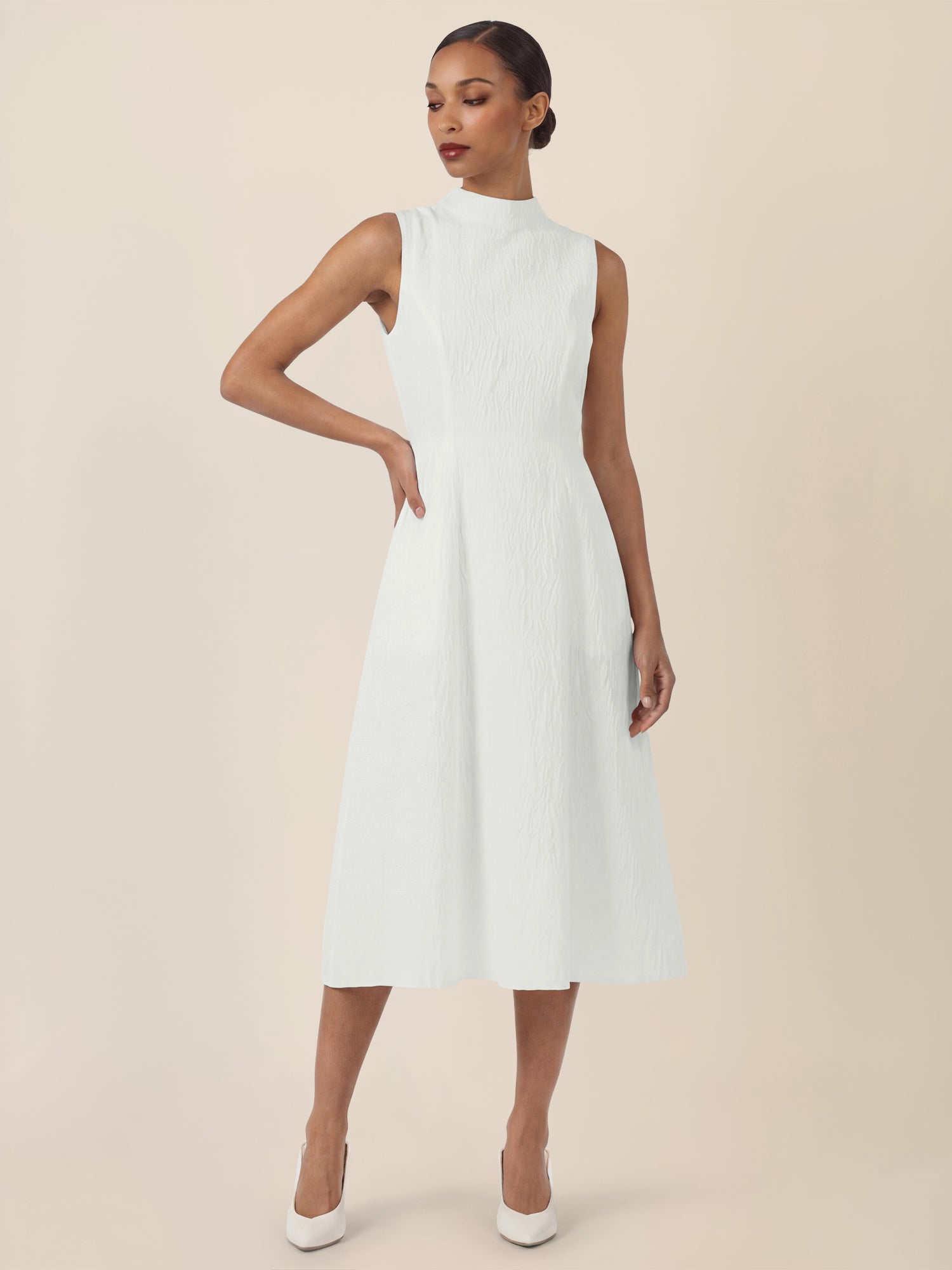 APART Ärmelloses Kleid mit Strukturmuster | creme
