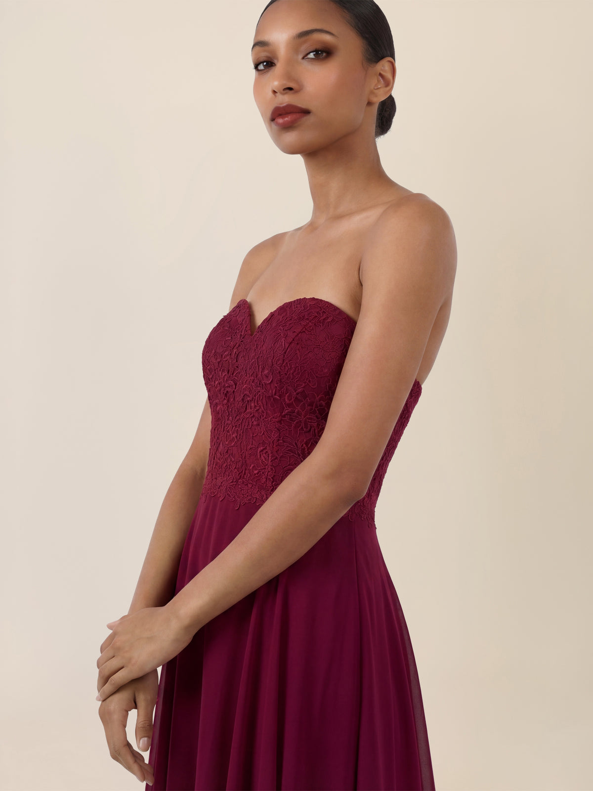 APART Elegantes Abendkleid mit Spitzenmieder | weinrot