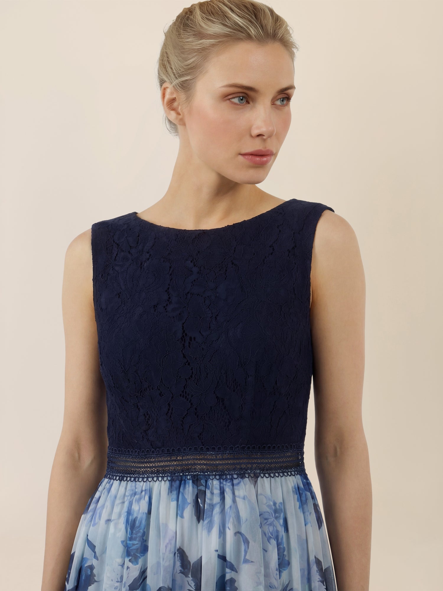 APART Maxikleid mit Spitzentop und Blumendesign | nachtblau-multicolor