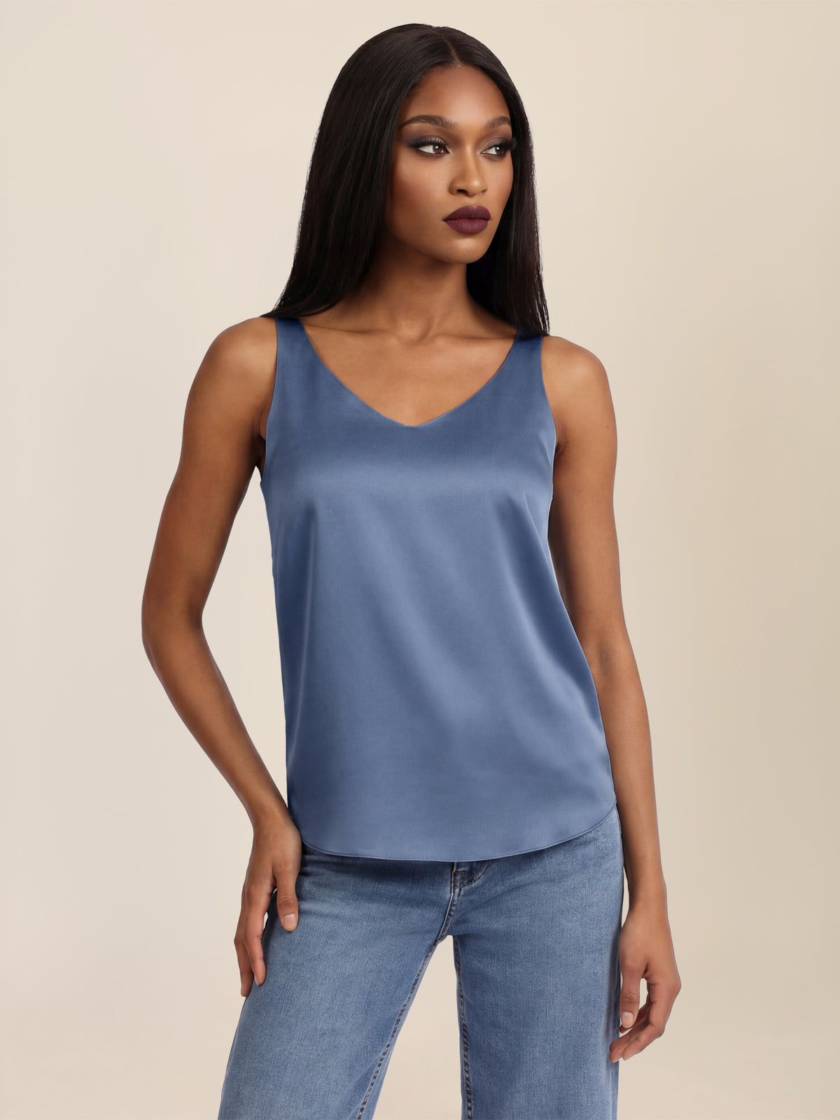APART Satin-Top mit tiefem V-Ausschnitt | rauchblau
