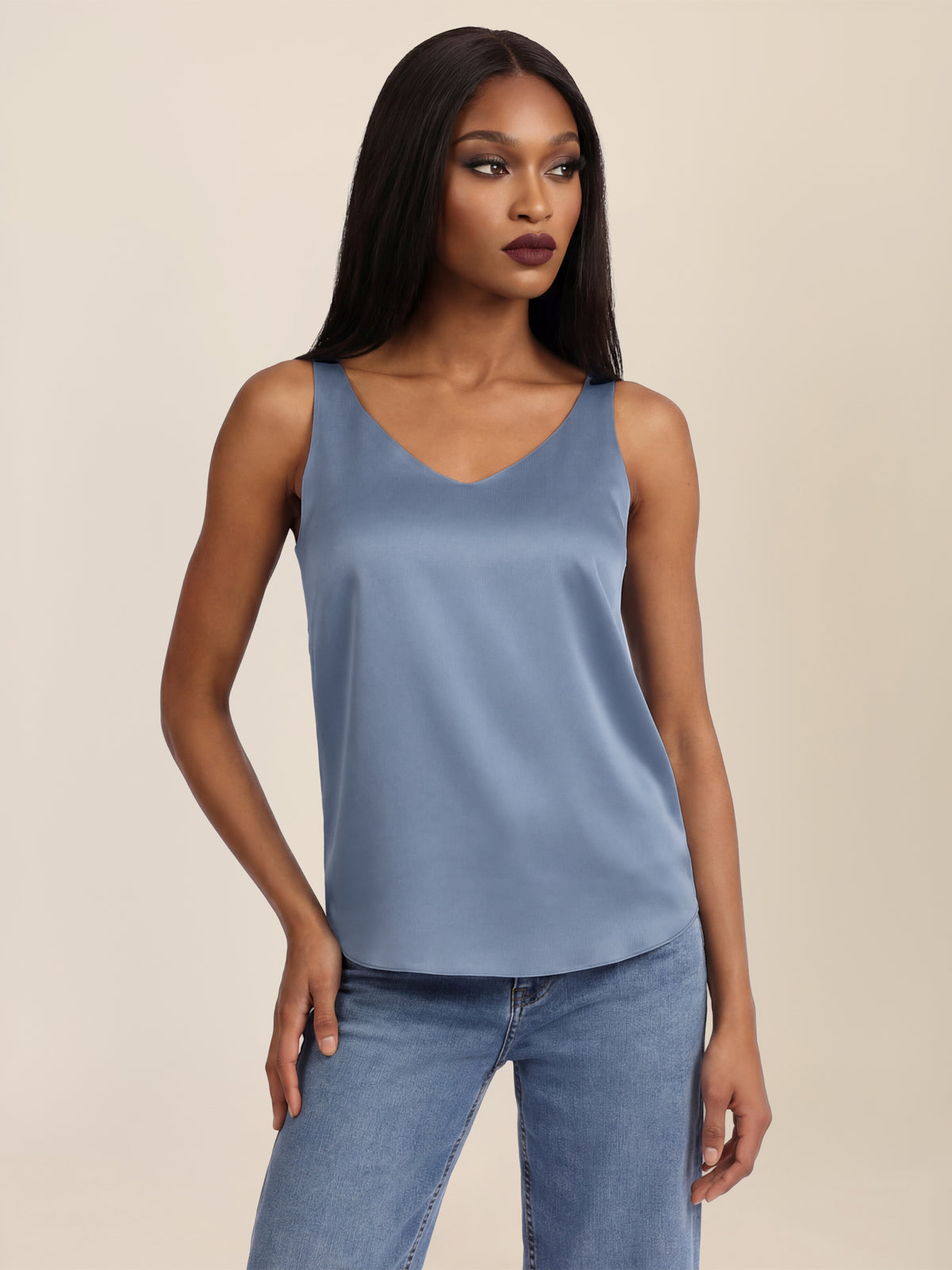 APART Satin-Top mit tiefem V-Ausschnitt | rauchblau