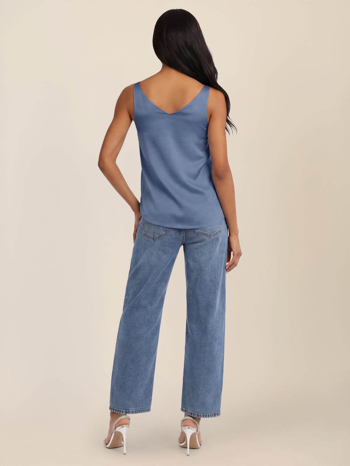 APART Satin-Top mit tiefem V-Ausschnitt | rauchblau