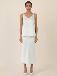 APART Satin-Top mit tiefem V-Ausschnitt | creme