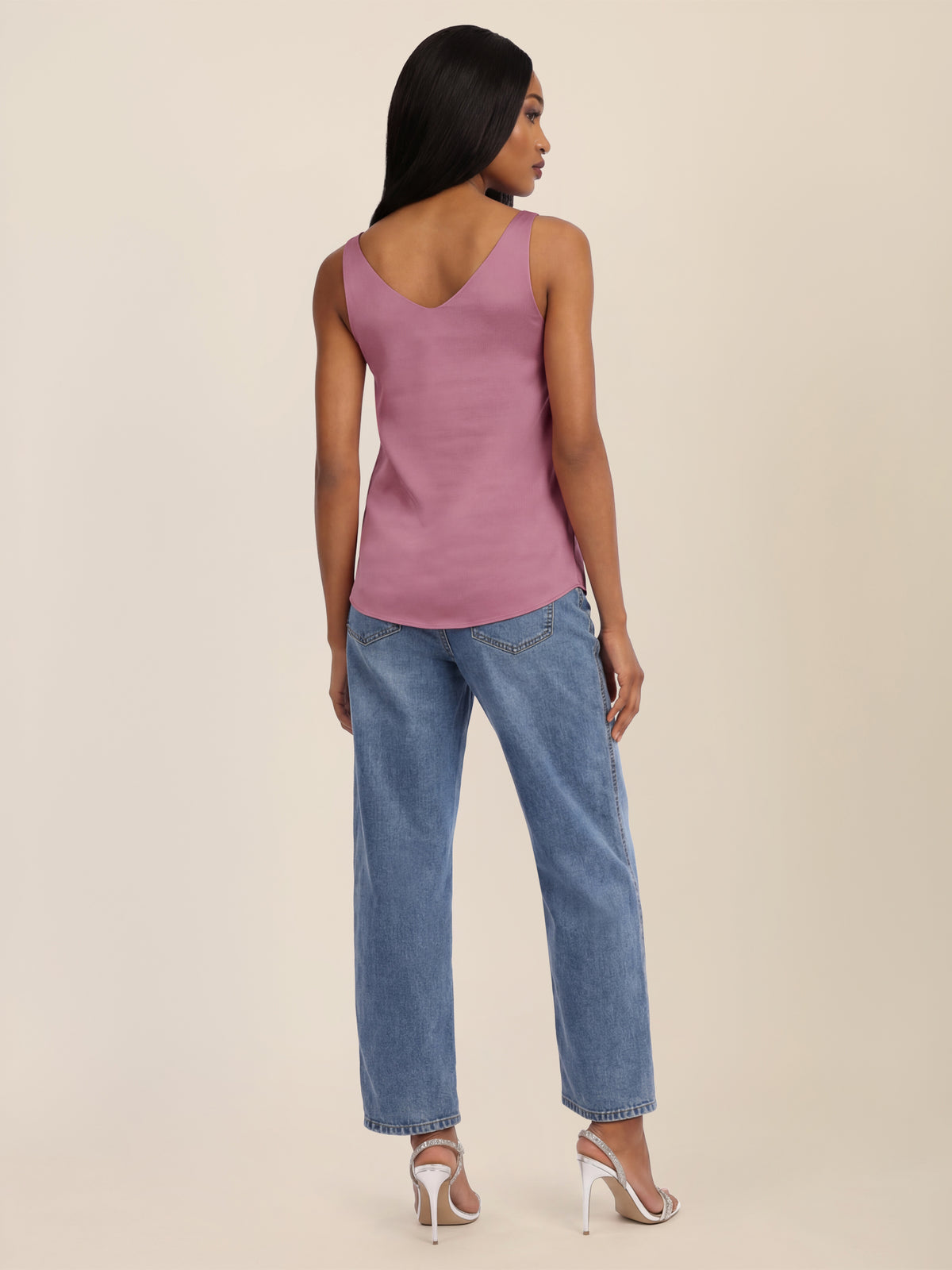 APART Satin-Top mit tiefem V-Ausschnitt | rosé