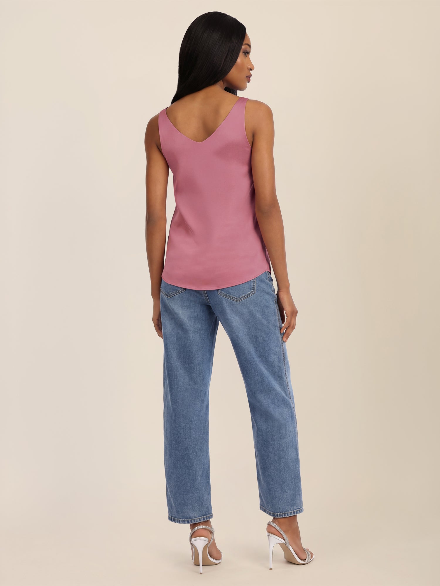 APART Satin-Top mit tiefem V-Ausschnitt | rosé
