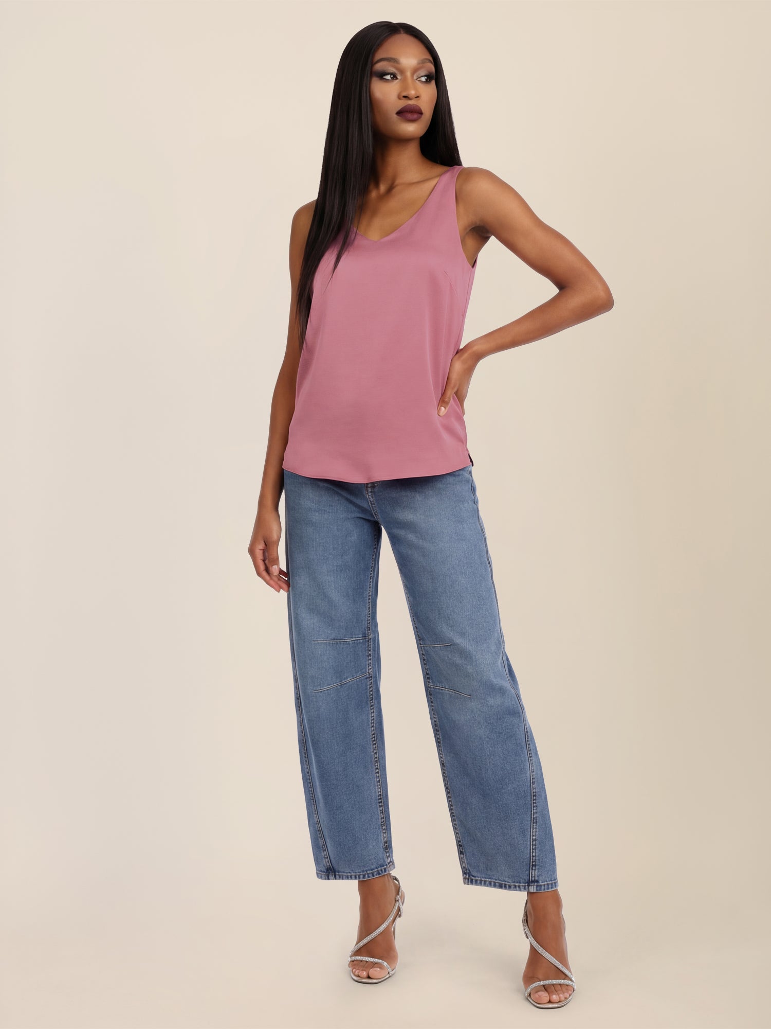 APART Satin-Top mit tiefem V-Ausschnitt | rosé
