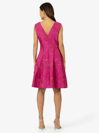 APART Jacquard Kleid mit eingelegten Falten | pink