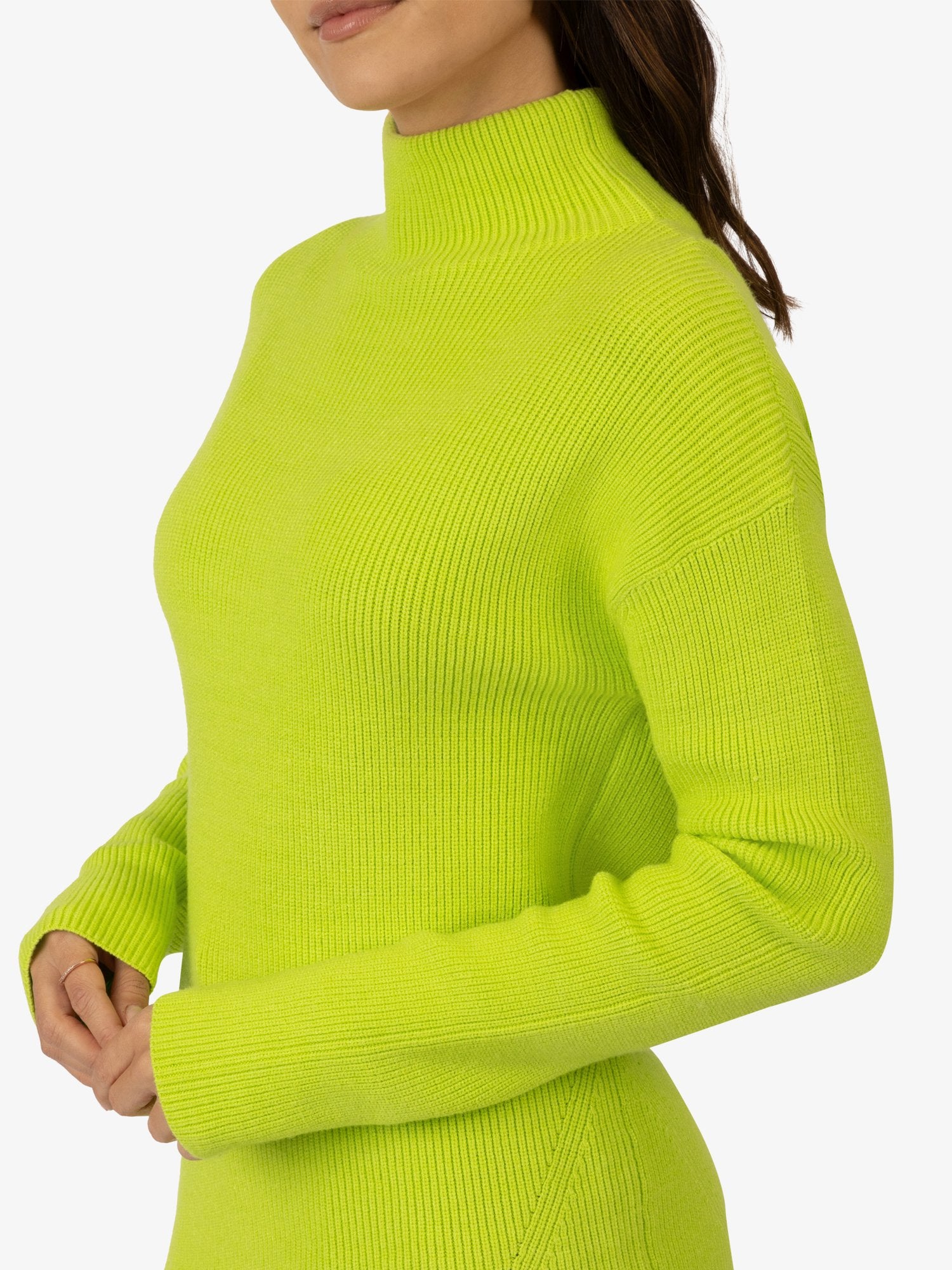 APART Pullover aus einer weichen Viskose-Mischung in Halbpatent gestrickt | limette