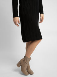 APART wärmendes Kleid, Strickkleid, Kaschmir-Anteil, Zopfmuster-Längsstreifen, überschnitt | schwarz