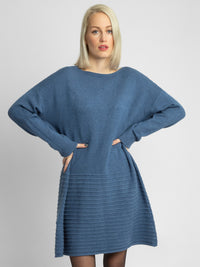 APART kuscheliges Kleid, Strickkleid, überschnittene Ärmel, lockere Wohlfühl-Form | jeansblau
