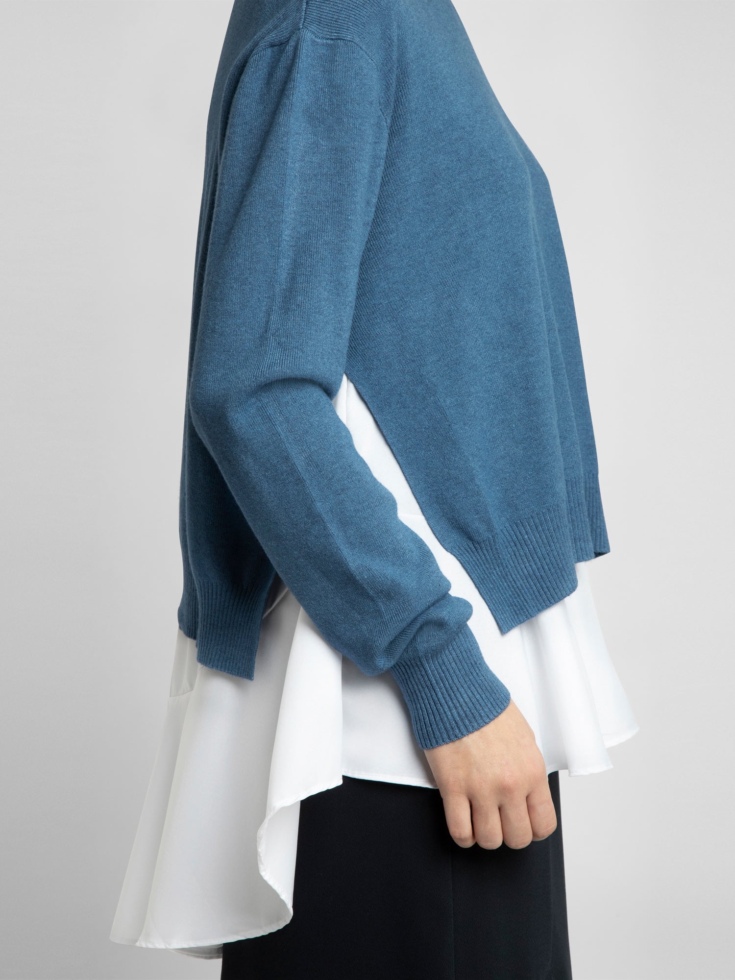 APART modischer Pullover, Strick, 2-in-1-Optik, Layering-Look, Bluse mit Volant, weiter Sc | jeansblau