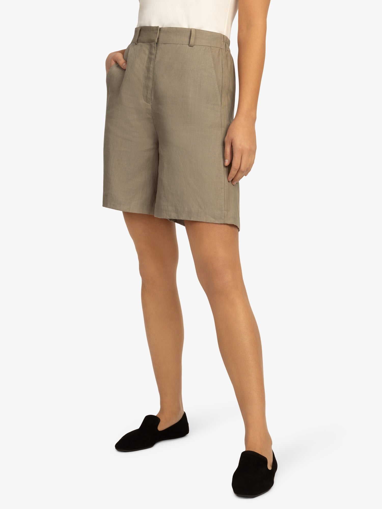 Mint & Mia Leinen Shorts aus hochwertigem Leinen Material mit Basic Stil | khaki