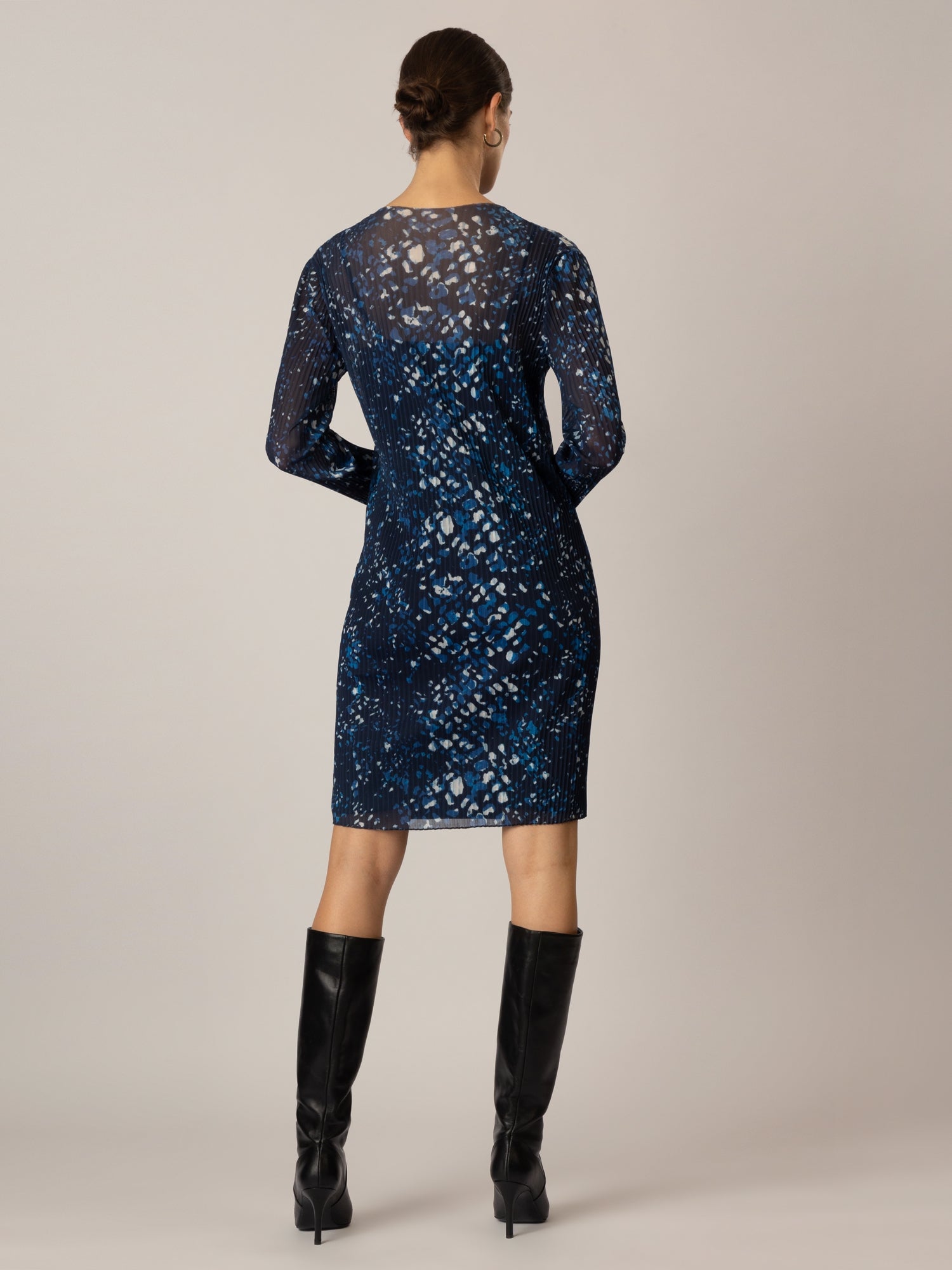 APART Pliessekleid mit allover bedruckt Mesh | nachtblau-multicolor