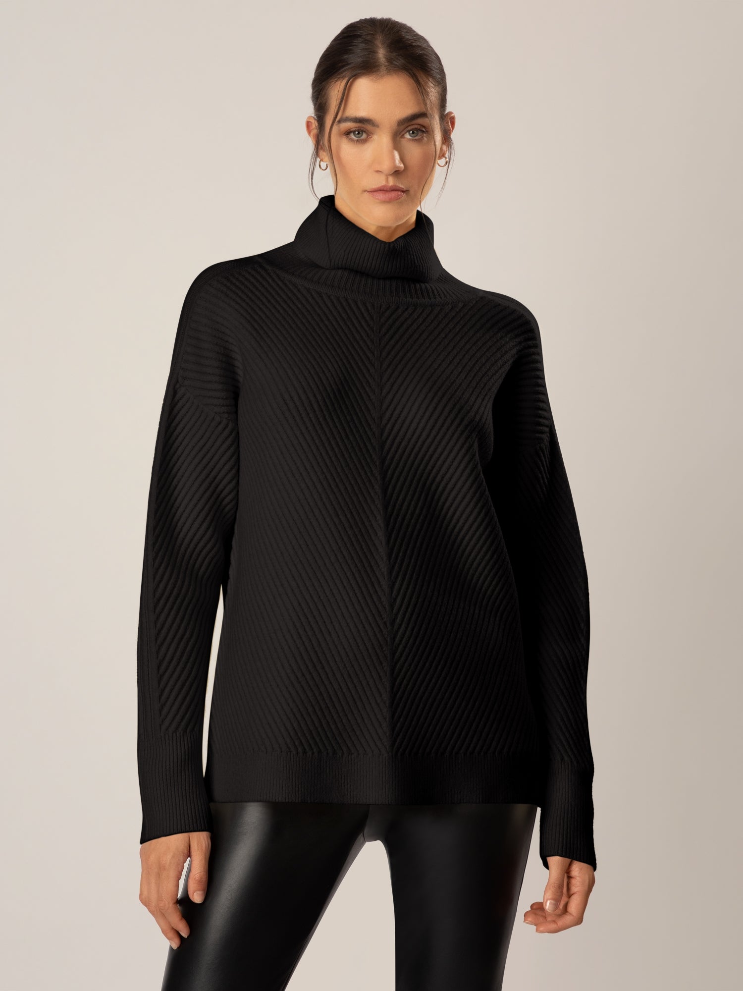 APART Pullover aus einer soften Viskose- Mischung mit Kaschmir | schwarz