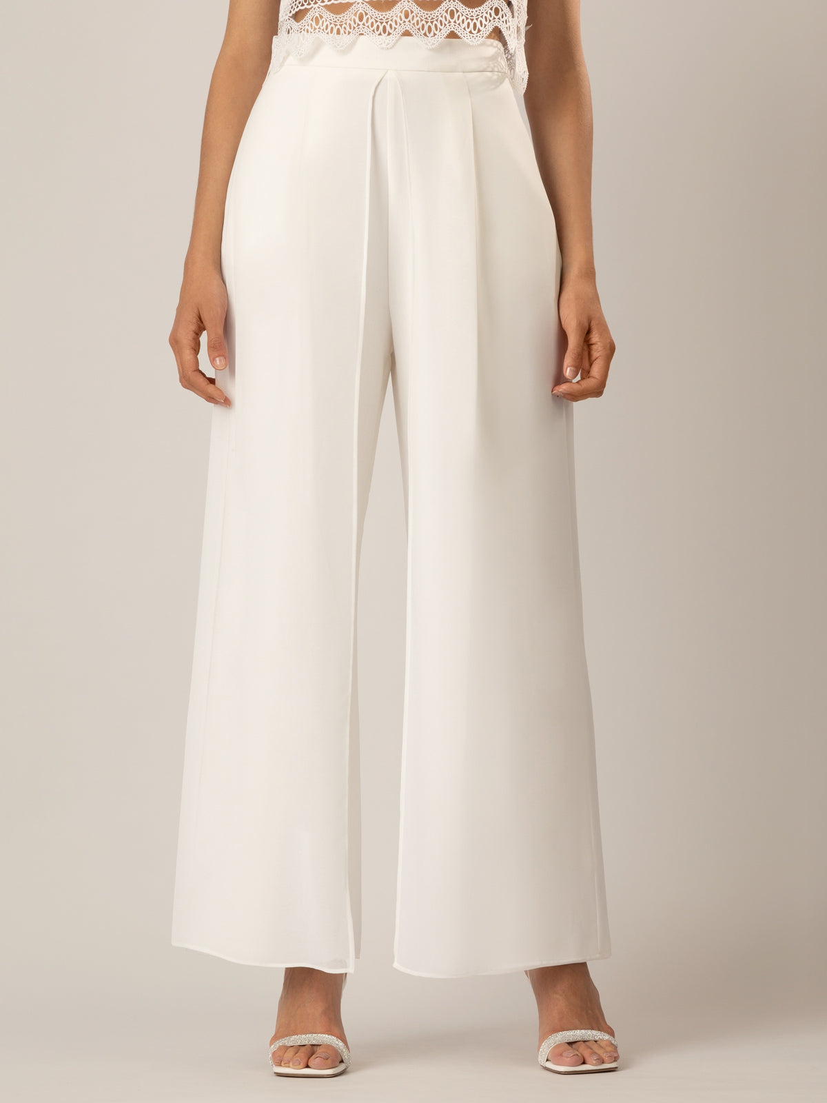 APART Hochzeitshose aus einem leicht strukturierten, elastischen Stoff mit Chiffon Layer | creme