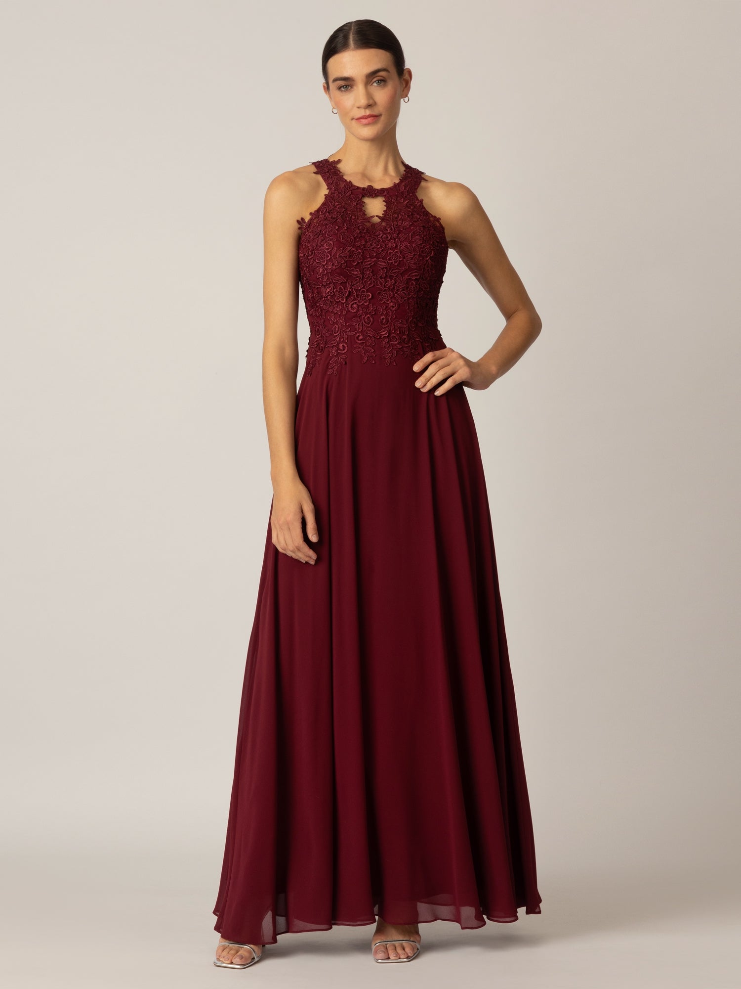 APART Abendkleid aus einer Plastischen Spitze und Chiffon | bordeaux